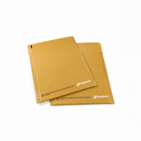 dos sobres de burbujas color kraft