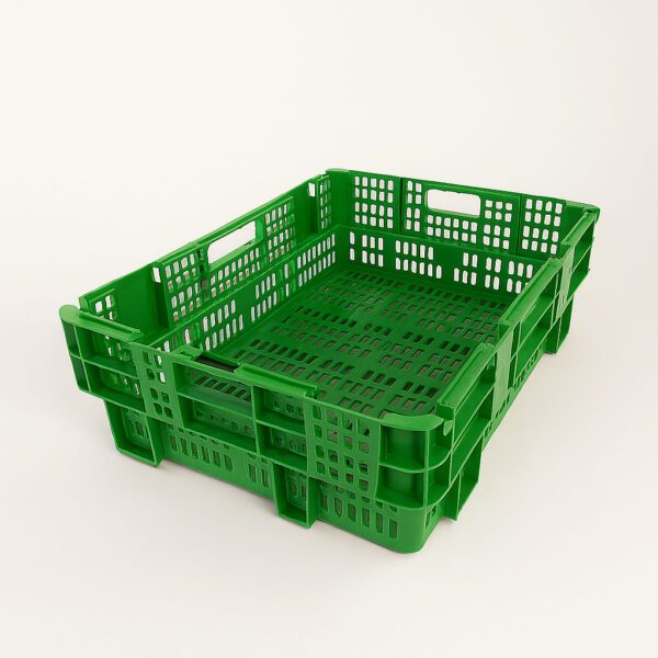 Descubre nuestra caja de plástico apilable de 400x300x120mm. Perfecta para frutas, verduras y carnes, con diseño apilable y encajable para maximizar tu espacio. 20149