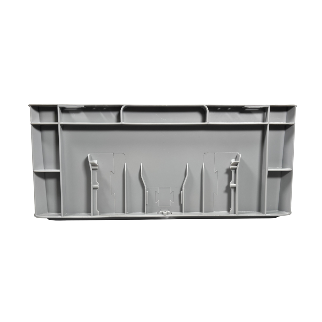 Visión lateral de la caja de almacenaje de plástico gris Eurobox (400x300x175mm), mostrando nervios verticales para mayor resistencia (Ref 76031 Fijaplast)